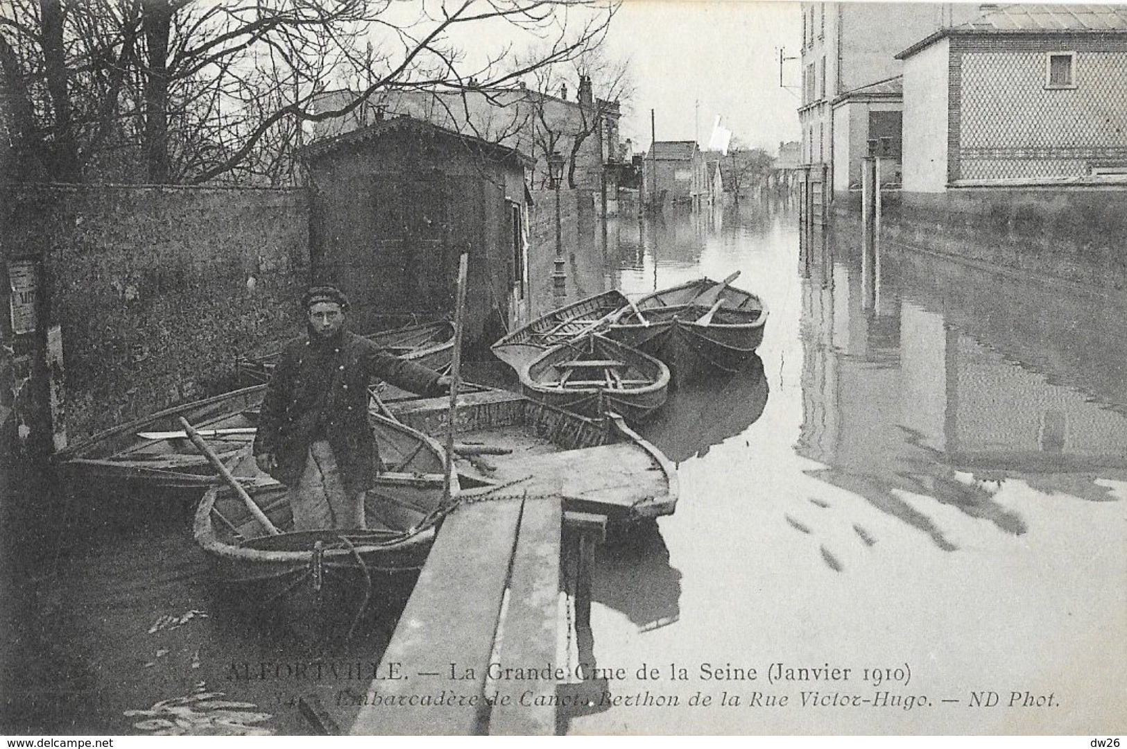 Alfortville - La Grande Crue De La Seine (Janvier 1910), L'embarcadère De Canots Berthon De La Rue Victor-Hugo - Inondations