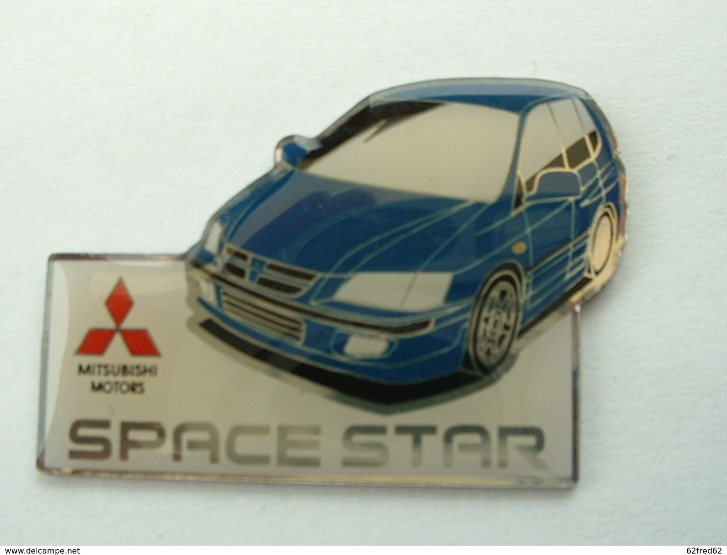 PIN'S MITSUBISHI MOTORS - SPACE STAR - Mitsubishi