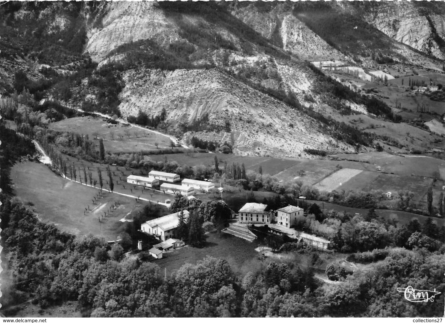 26-DIE- VUE AERIENNE SUR LE CENTRE DE VACANCES DU MARTOURET - Die