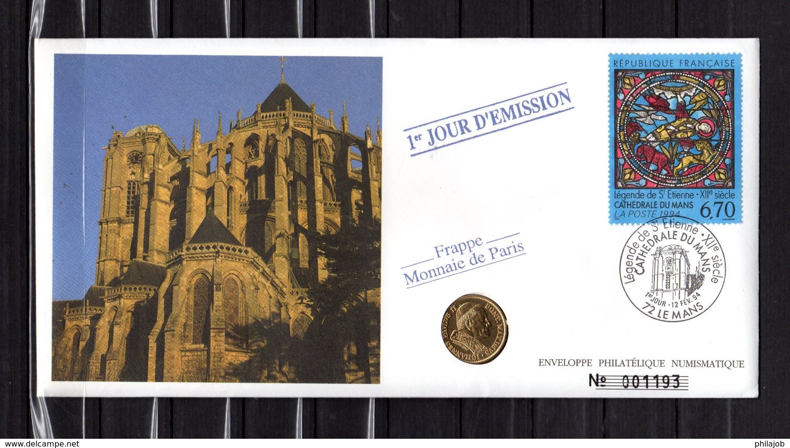 " VITRAIL DE LA CATHEDRALE DU MANS " Sur Enveloppe Philatélique Numismatique 1er Jour N°tée De 1994 : N° YT 2859 - Glasses & Stained-Glasses