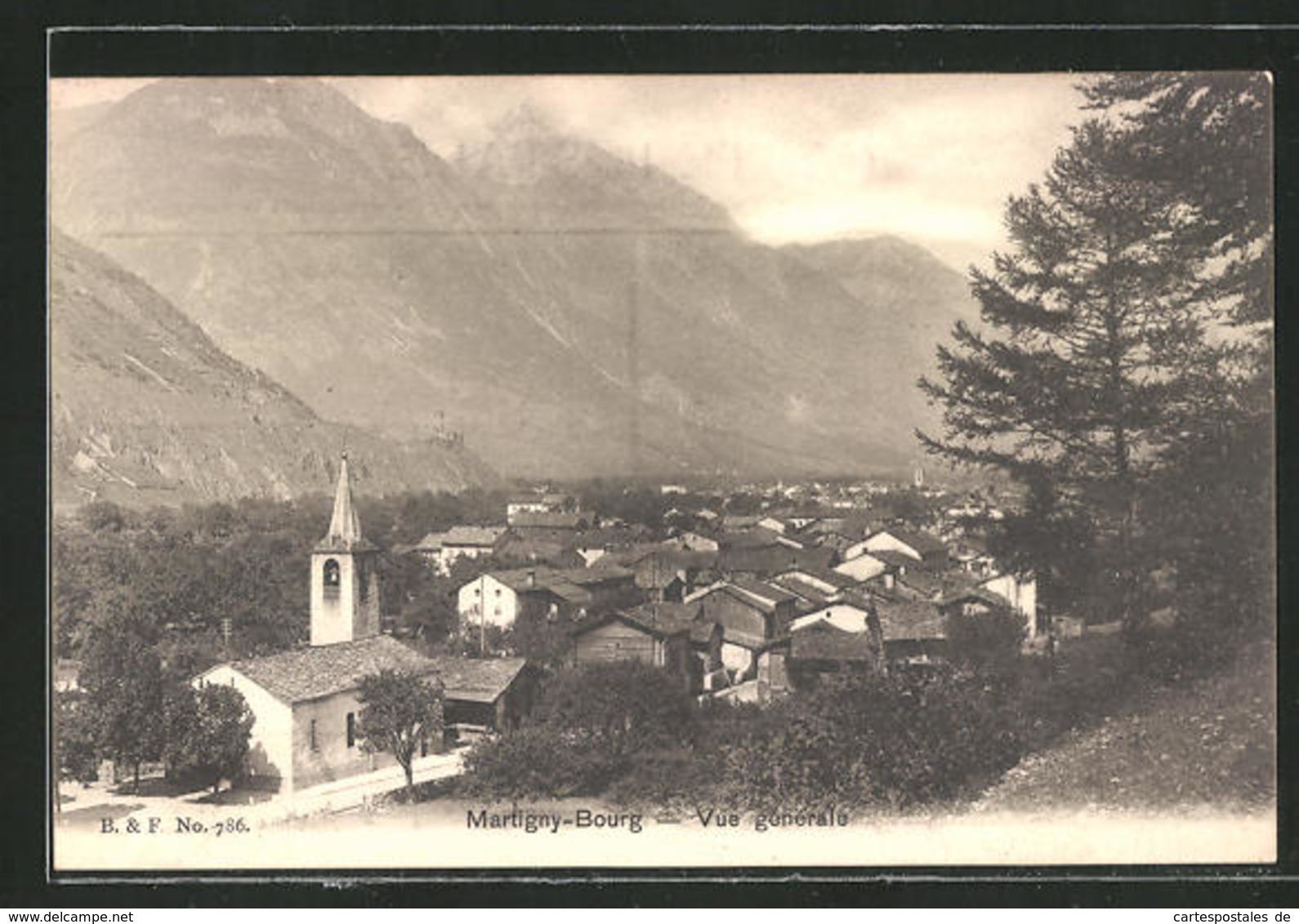 CPA Martigny-Bourg, Vue Generale, Blick über Den Ort - Martigny