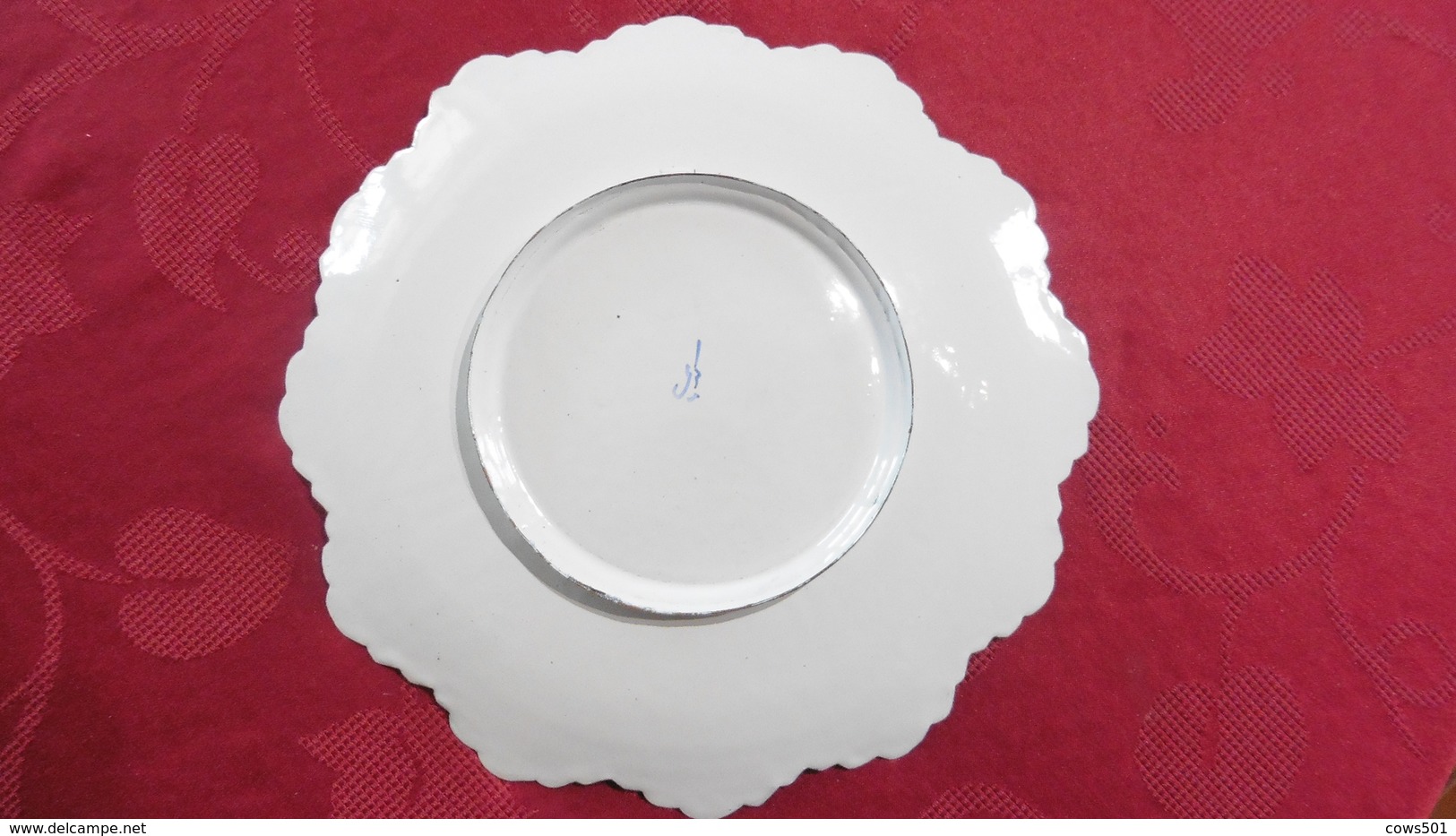 IRAN :Asie :Assiette Murale  Métal émaillé  Dentelée Au Pourtour :diamètre 24.5 Cm - Plates