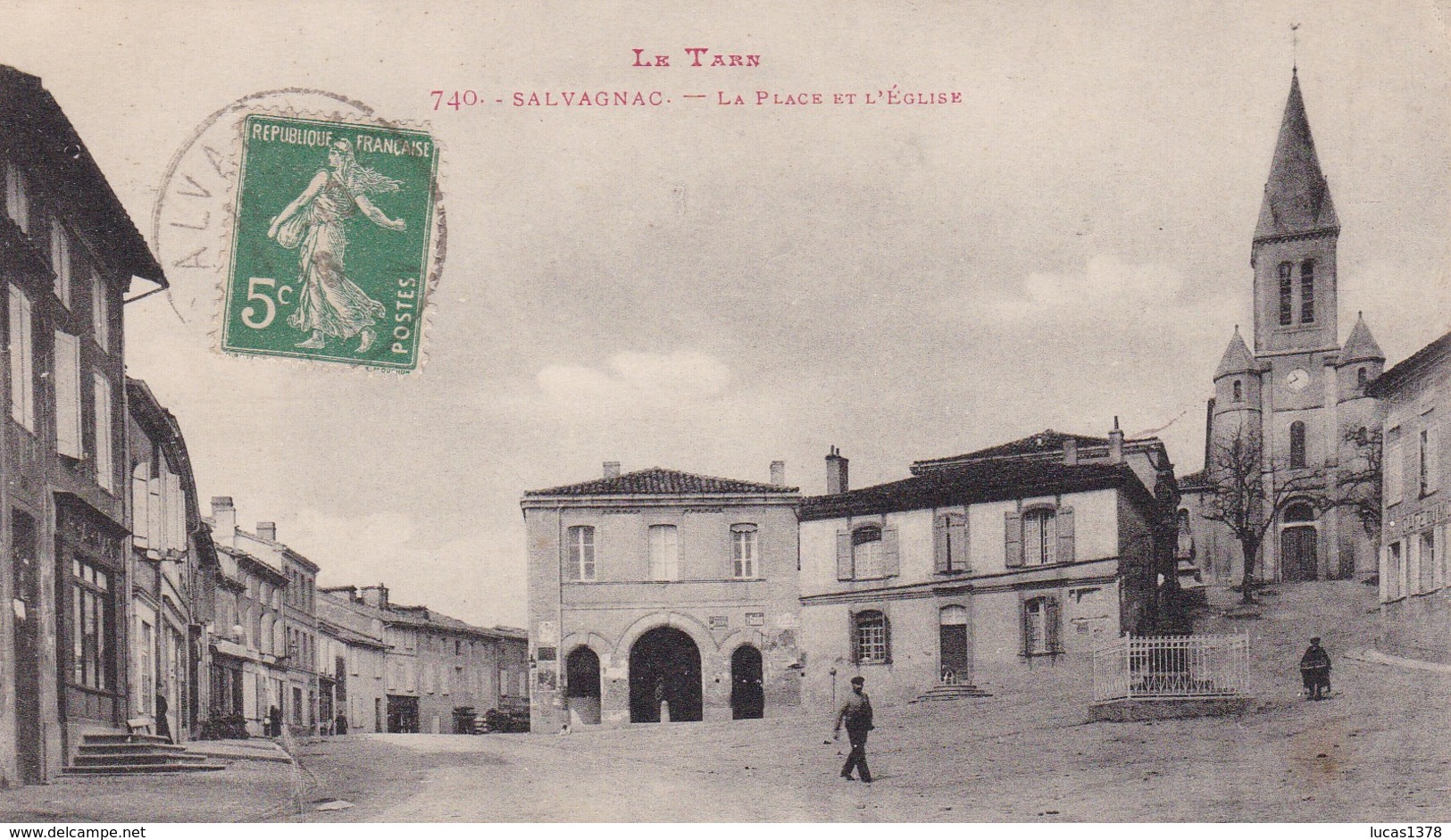 81 / SALVAGNAC / LA PLACE ET L EGLISE / TRES JOLIE CARTE - Salvagnac