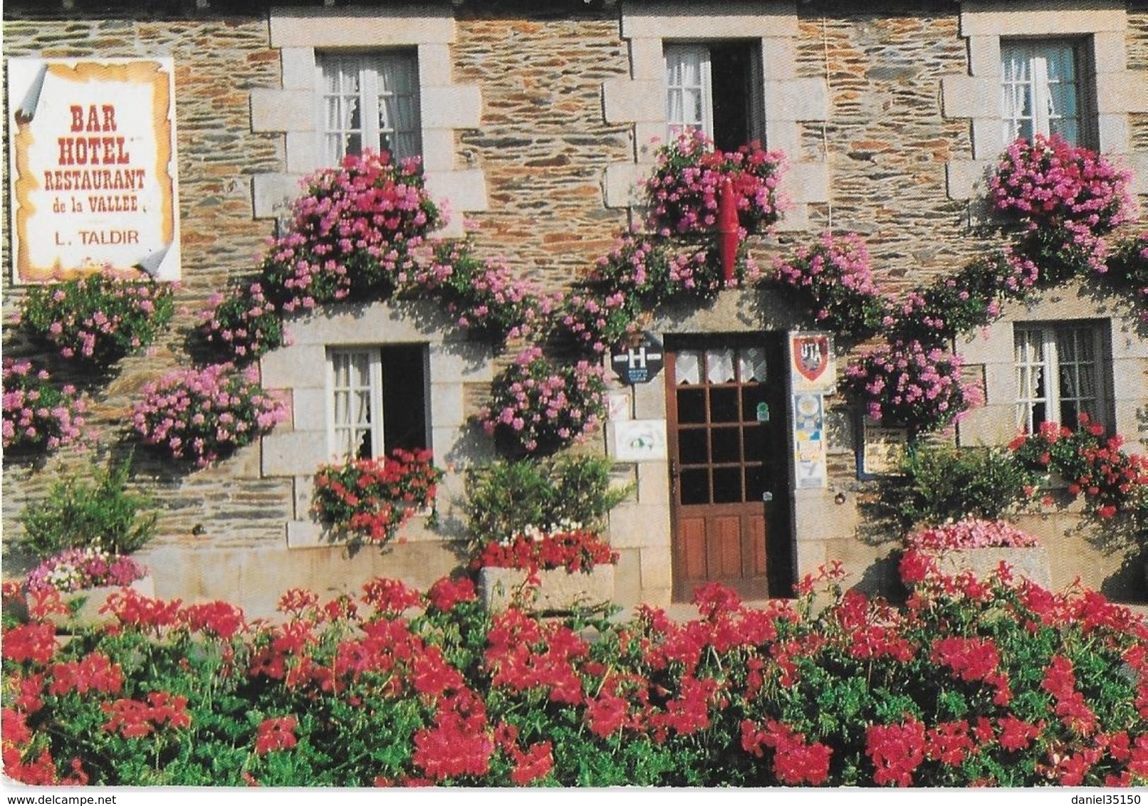 Hôtel Restaurant De La Vallée Saint-Gilles-du-Vieux-Marché CPM Non écrite - Saint-Gilles-Vieux-Marché