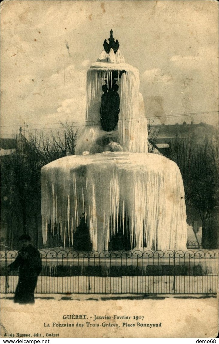 GUERET CPA 23 Creuse La Fontaine Des Trois Grâces - Guéret