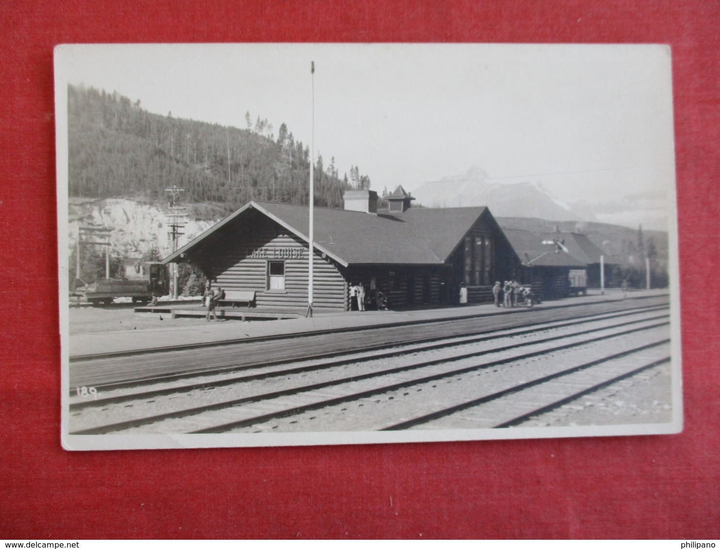 Canada-Lake-Louise-Railroad-Railway-Station-Depot-real-photo-used-postcard   Ref 2909 - Lac Louise