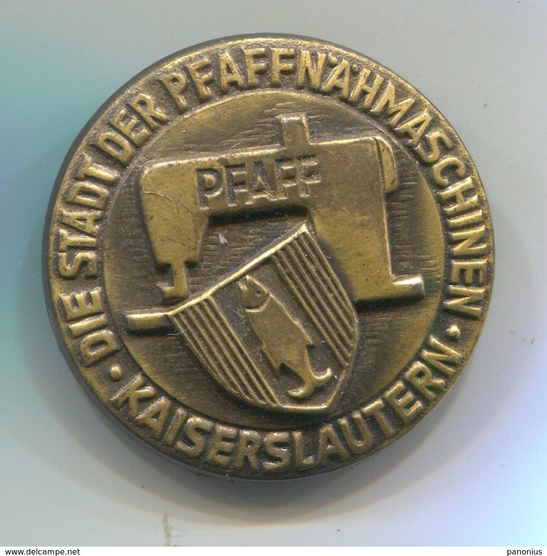 PFAFF Nahmaschine, Sewing Machine - Kaiserslautern Germany, Vintage Pin, Badge, Abzeichen, D 30 Mm - Marques