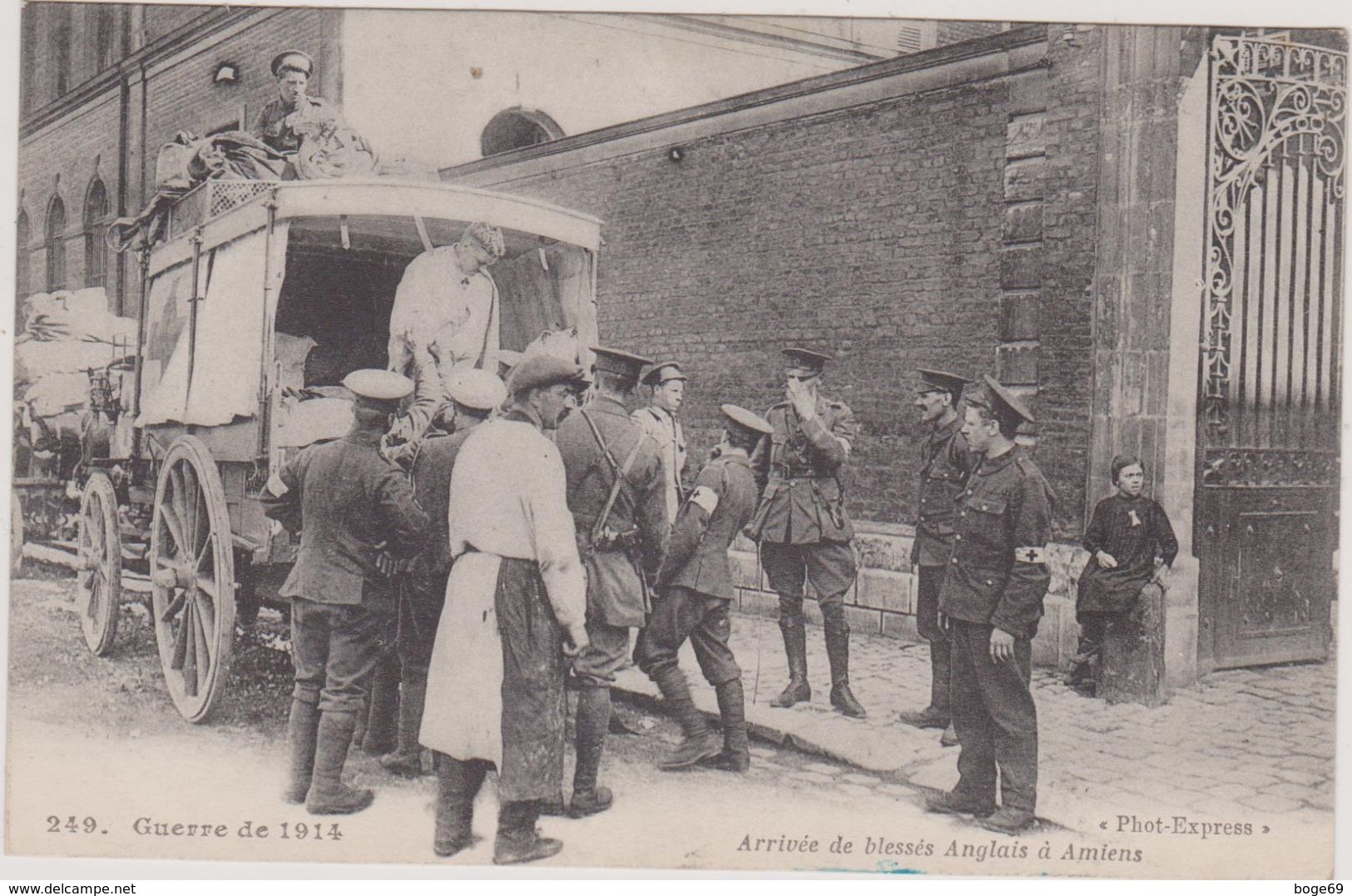 (R7) SOMME , AMIENS , Arrivée De Blessés Anglais - Amiens