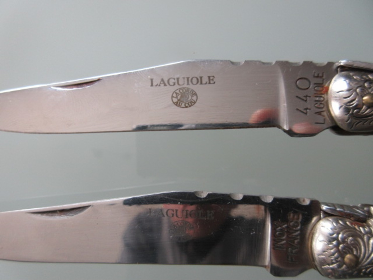 LOT DE COUTEAUX SERIES LIMITEES ORIGINAUX "LAGUIOLE ET AUTRES"