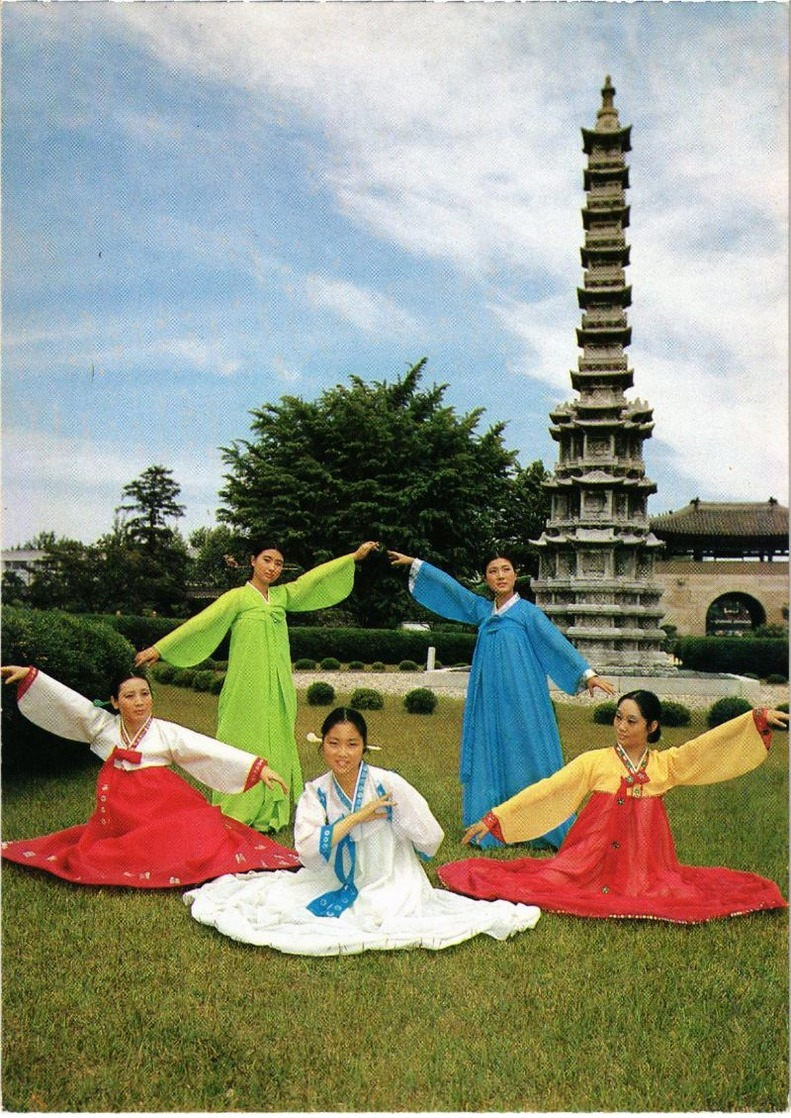 COREE DU SUD  - SEOUL - Danse Tradionnelle Devant Une Pagode - - Korea (Zuid)