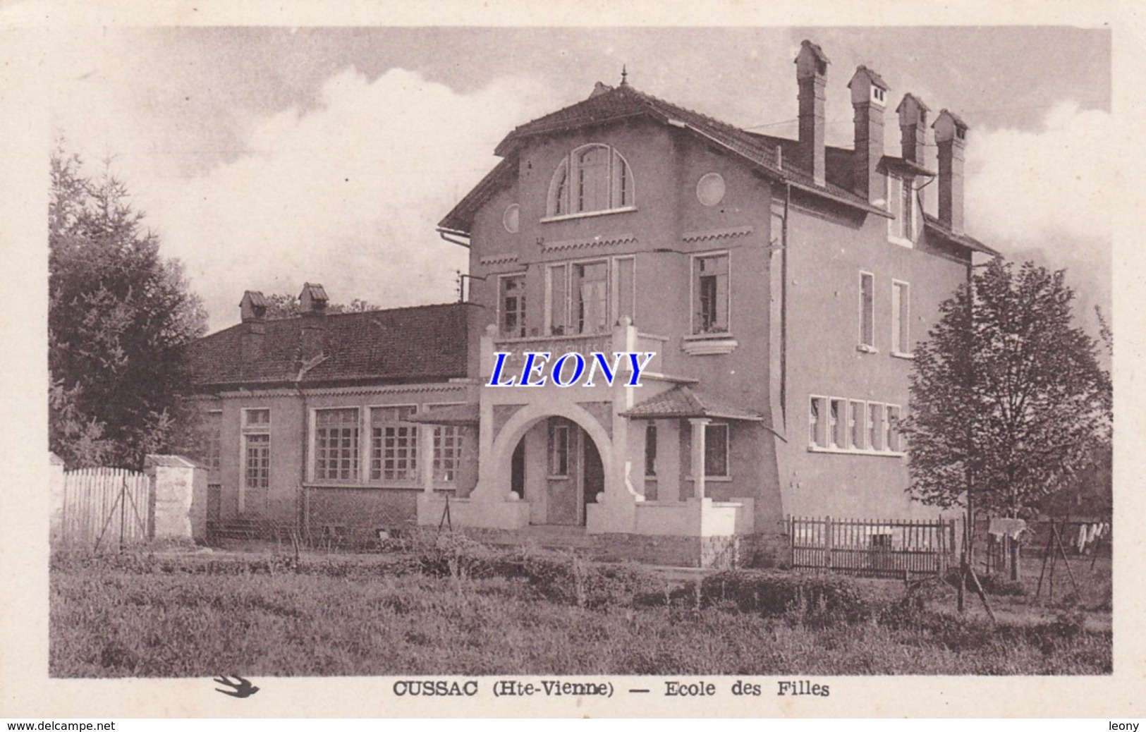 CPSM 9X14 De CUSSAC (87) - ECOLE Des FILLES  édit ROULAUD - Autres & Non Classés