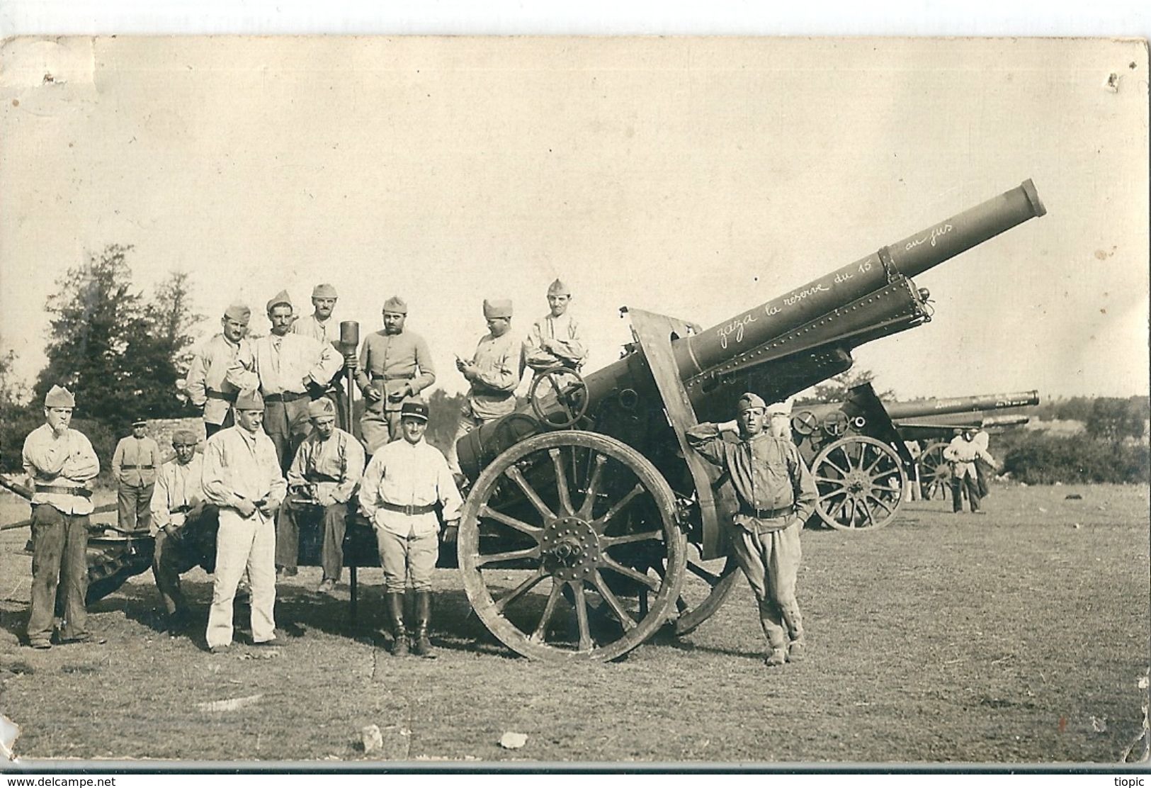 CARTE  Photo  D' Un  Groupe  De  Soldats  Avec  Leurs  Canons   (  Hommes  Et  Régiment  à  Situer  )  Des Défauts . - Other & Unclassified