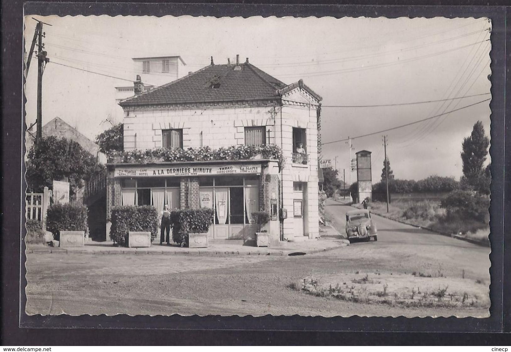 CPSM 95 - LOUVRES - Tabac De La Gare - TB PLAN Etablissement MAGASIN Et Sa Devanture ANIMATION AUTOMOBILE - Louvres