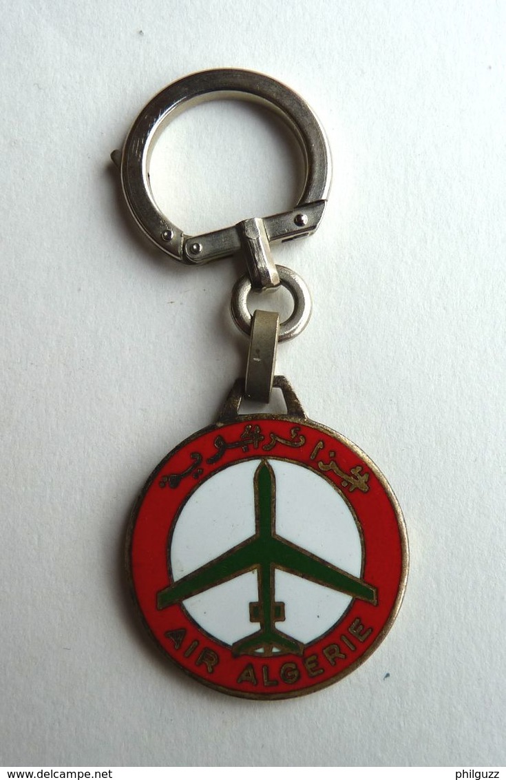 PORTE CLES KEY CHAIN  METAL EMAILLE AUGIS -  AIR ALGERIE - AVIATION AVION - Key-rings