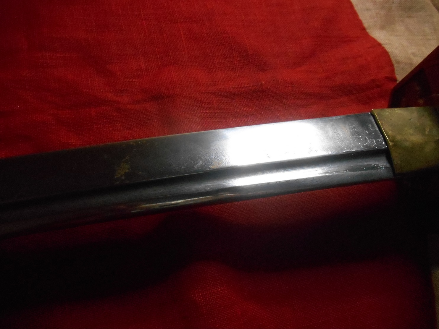 KATANA A IDENTIFIER TYPE KOGARASU-MARU ZUKURI AVEC SIGNATURE