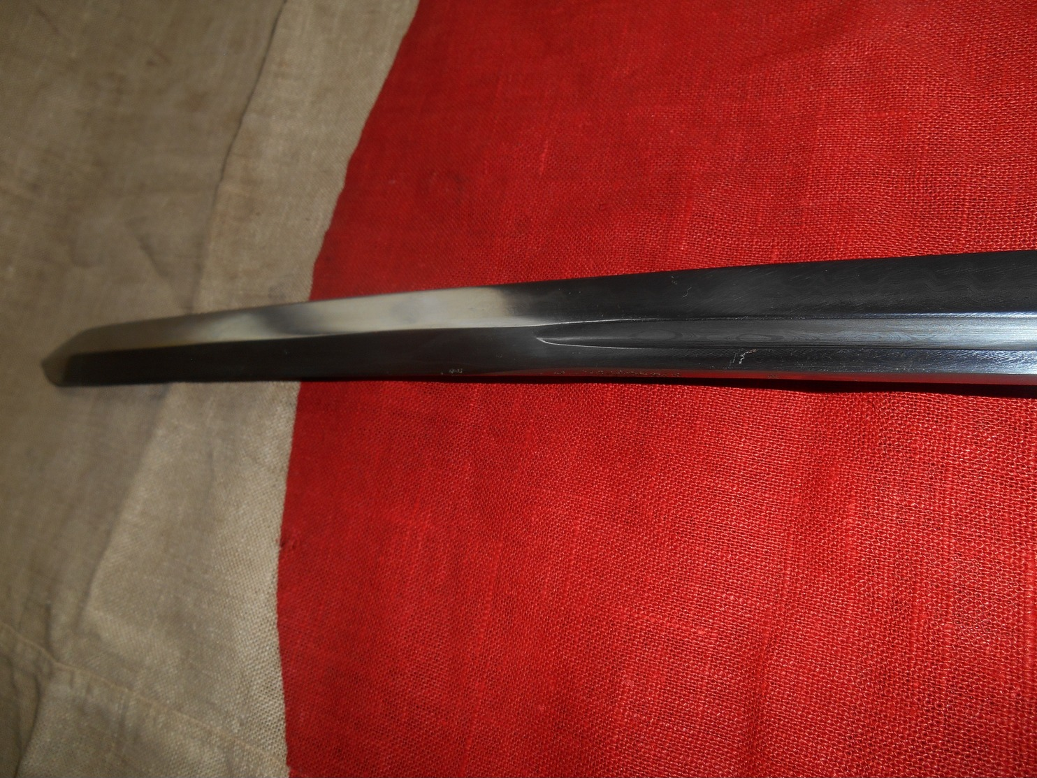 KATANA A IDENTIFIER TYPE KOGARASU-MARU ZUKURI AVEC SIGNATURE