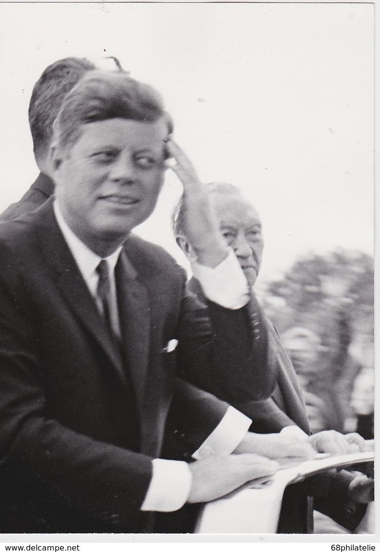 ALLEMAGNE 1963 PHOTO DE J.F. KENNEDY   K.ADENAUER  LORS DE LA VISITE A BERLIN - Berühmtheiten