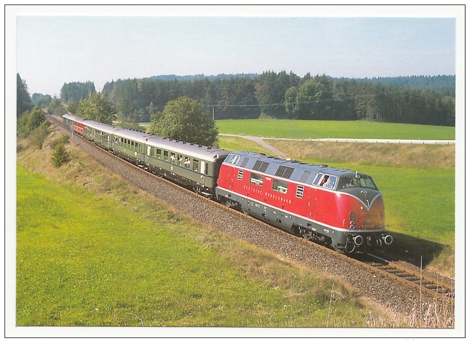 DB - Diesel-Streckenlokomotive V 200 007 (später DB 220 007-0) Vor Sonderzug "Oberpfalz" Am 28.7.1985 Bei Röckenricht - Trains