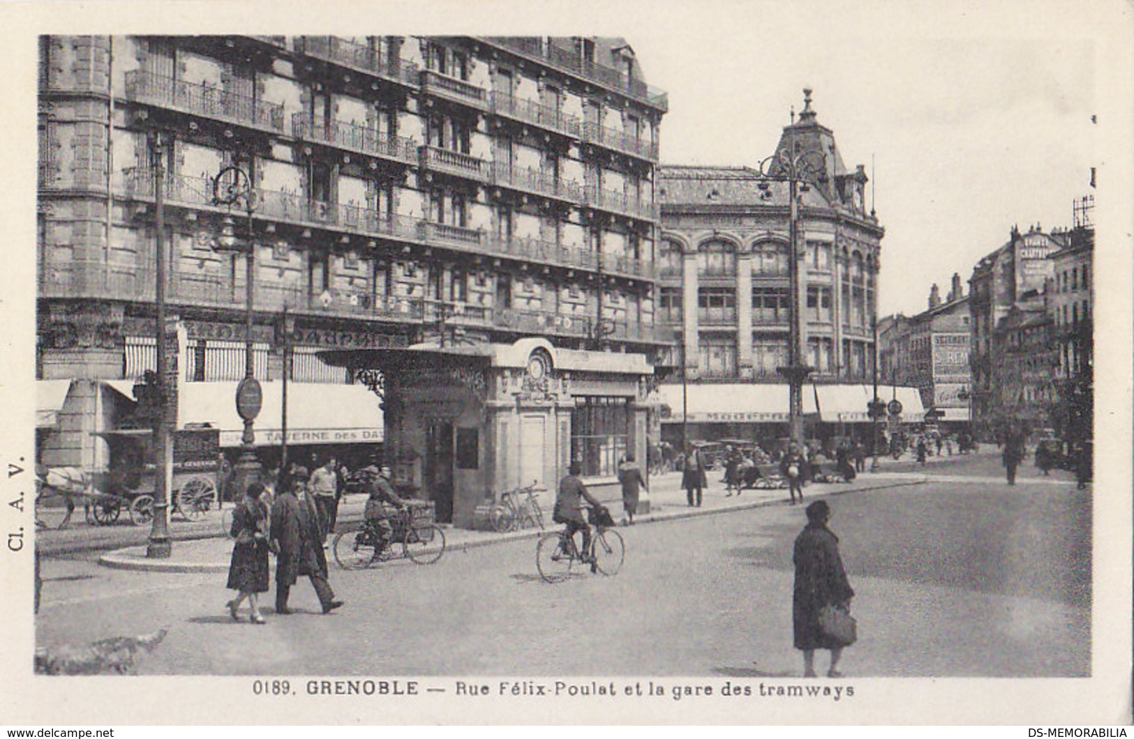 Grenoble - Rue Felix Poulat Et La Gare Des Tramway - Grenoble