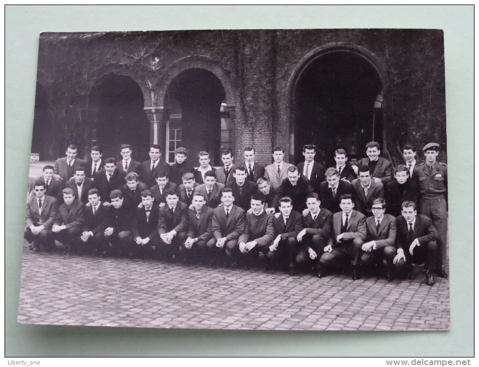 Groep Kandidaat Soldaat / Klein Kasteeltje (?) ( Identificier / Zie Foto Voor Details / Ook Achterzijde ) ! - War, Military