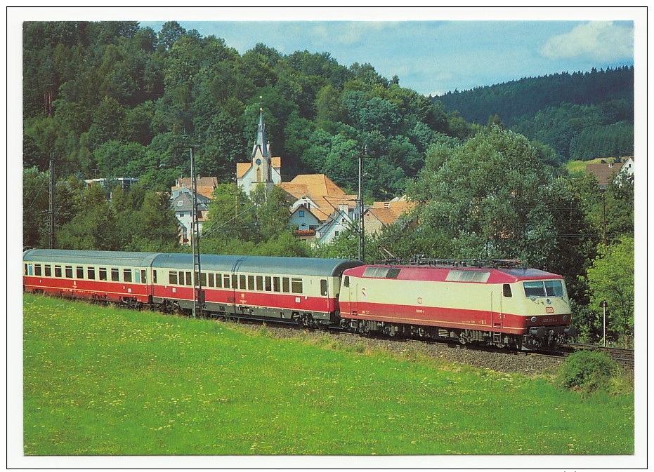 DB - Elektro-Schnellzuglokomotive 120 005-4 Vor IC 626 "Herrenhausen" Am 11.8.1985 In Heigenbrücken/Spessart - Trains