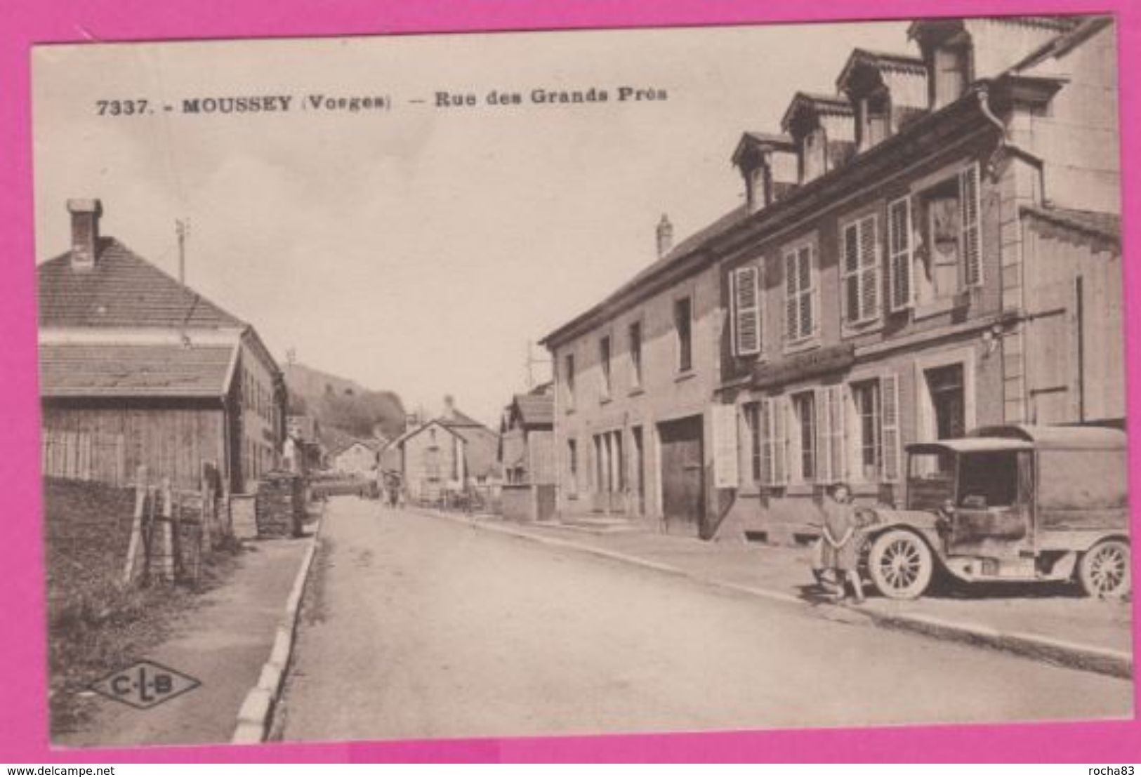 88 VOSGES - MOUSSEY , Rue Des Grands Prés , Voiture - Moussey