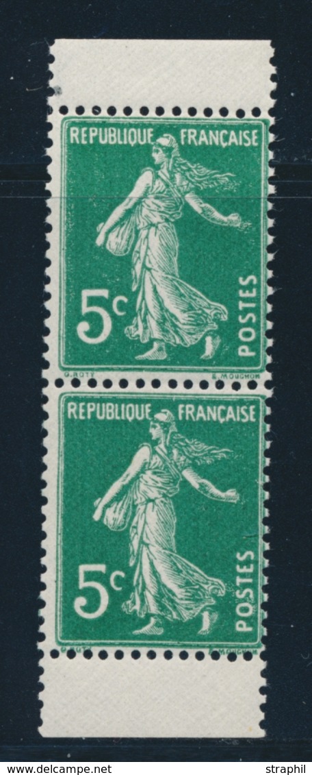 ** N°137m - Paire Verticale De Carnet - Papier X - Adhérence S/BDF - TB - 1906-38 Säerin, Untergrund Glatt