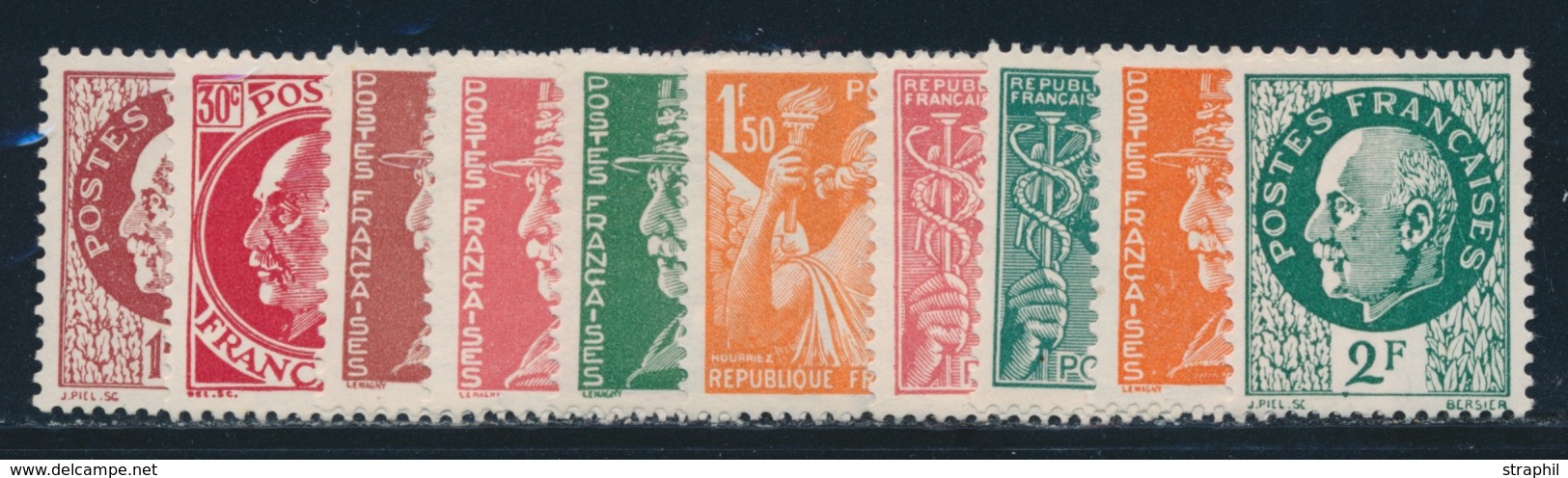 **/* FAUX INTELLIGENCE SERVICE Mau N°1/11 - 10 Valuers - Signé ISAAC - TB - War Stamps