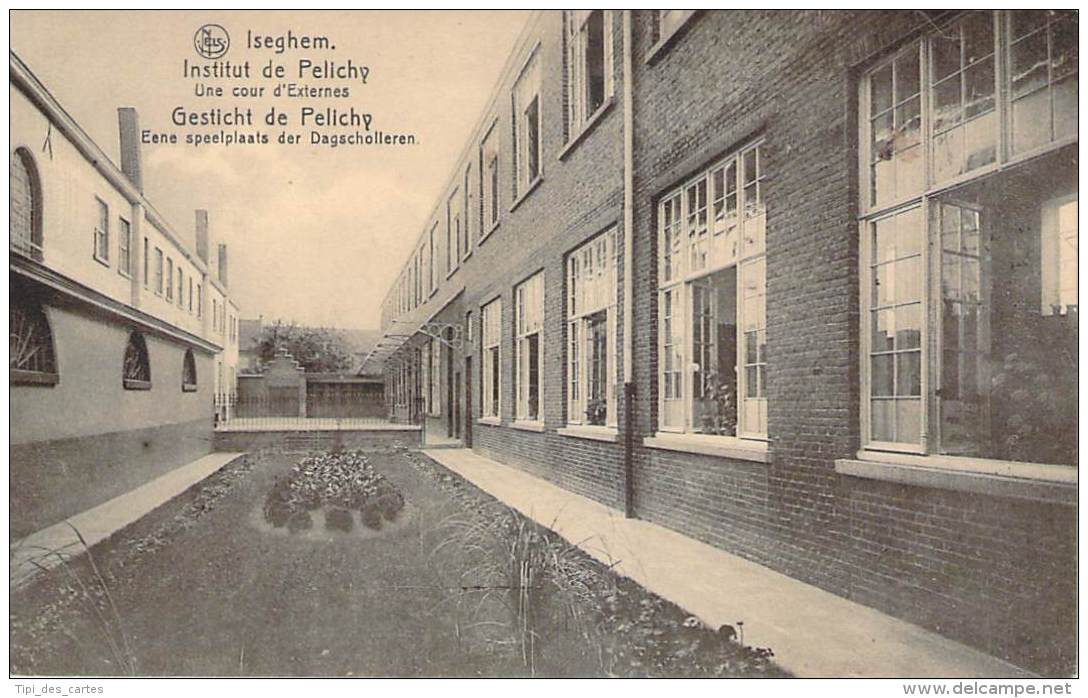 Belgique - Iseghem - Institut De Pelichy, Une Cour D'Externes - Izegem