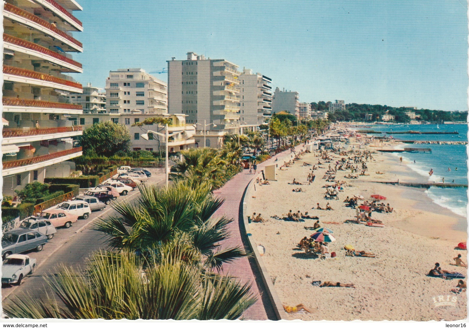 JUAN LES PINS   -   ** LA PLAGE Et LA PROMENADE DU SOLEIL **   -   Editeur: LA CIGOGNE De Monaco  N° 06.004.163 - Autres & Non Classés