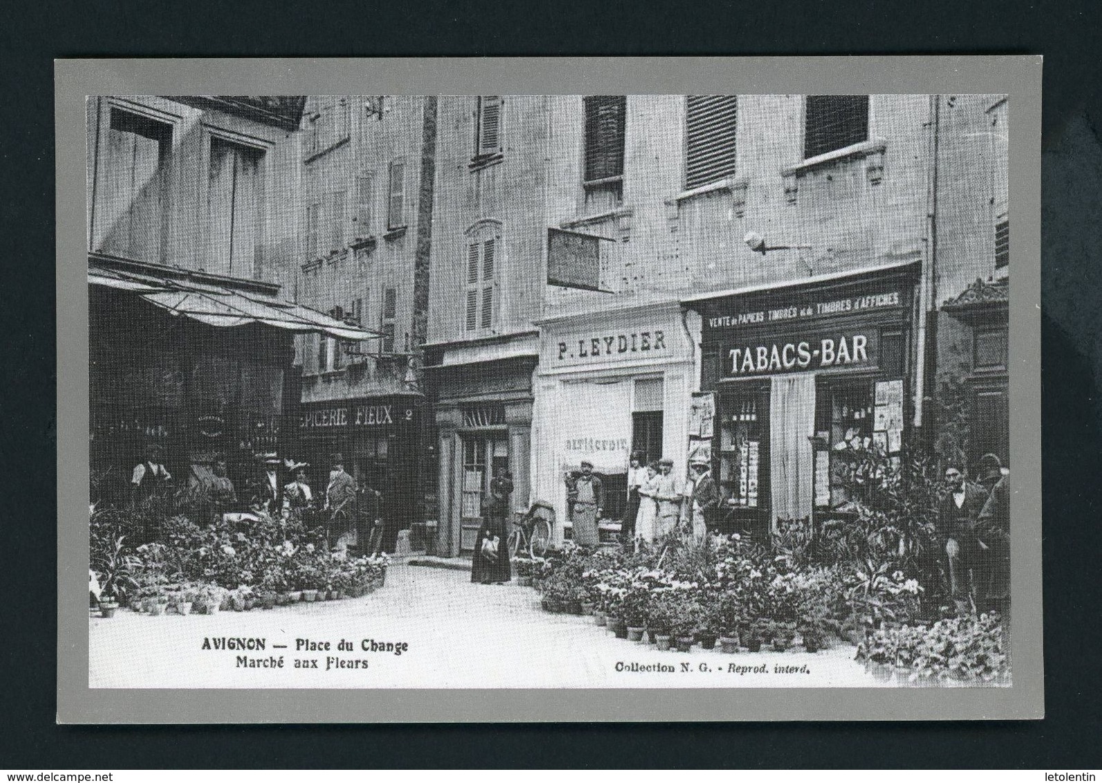 CPRepro - 84 - AVIGNON - PLACE DU CHANGE, MARCHÉ AUX FLEURS - - Avignon