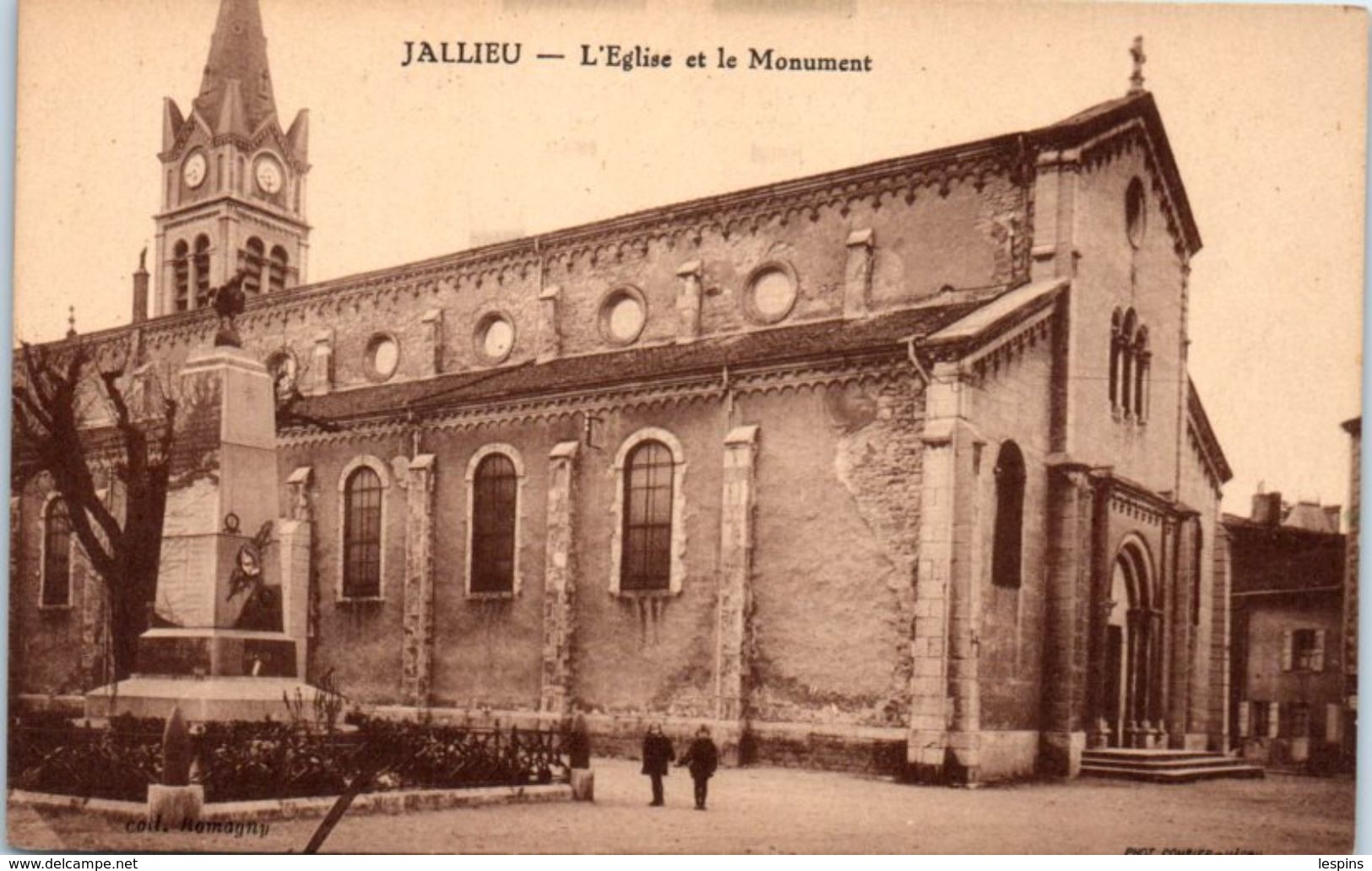 38 - JALLIEU -- L'eglise Et Le Monument - Jallieu