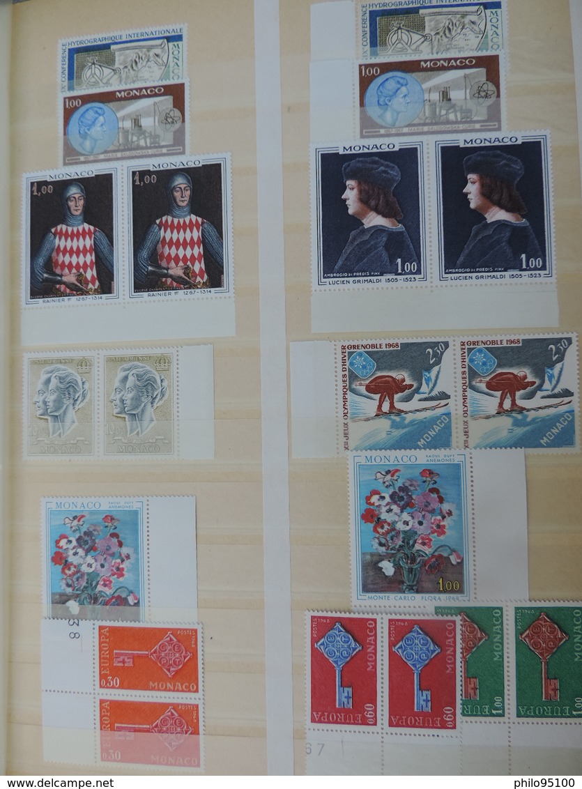 album de timbres neuf MONACO , Rep.S.MARINO , VATICAN , LIECHTENSTEIN.