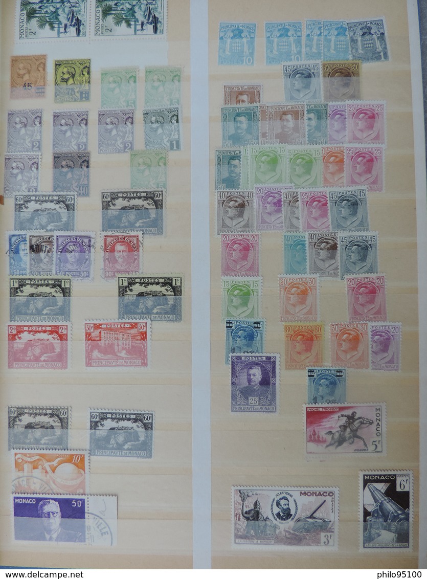 album de timbres neuf MONACO , Rep.S.MARINO , VATICAN , LIECHTENSTEIN.