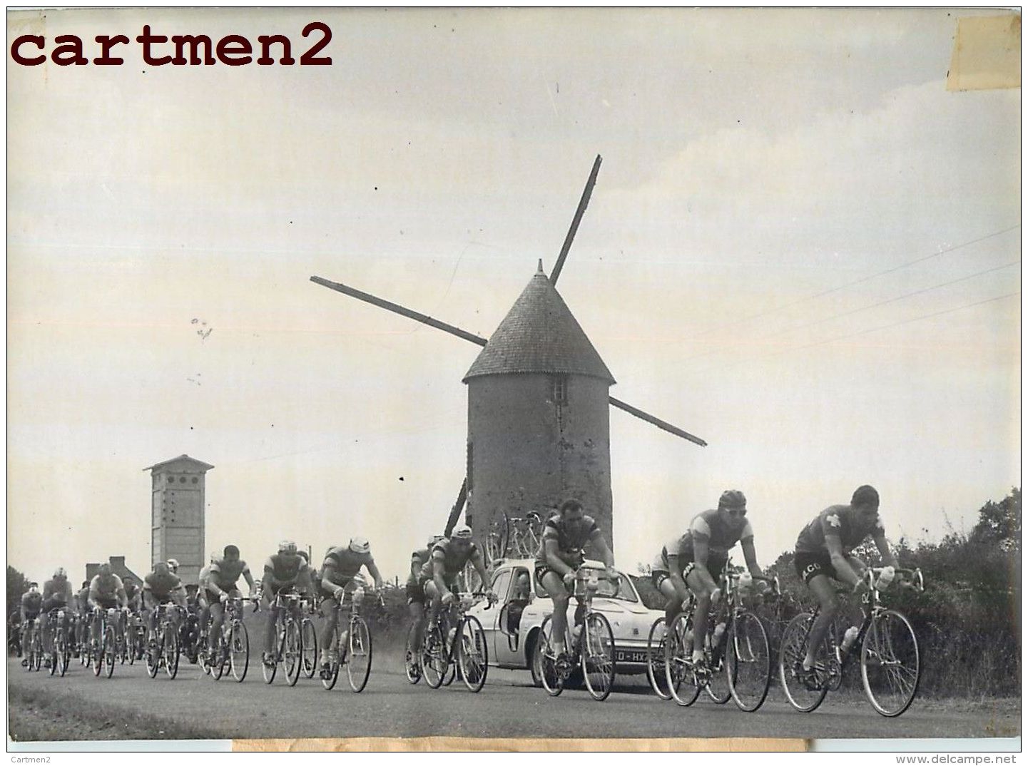 PHOTOGRAPHIE ANCIENNNE TOUR DE FRANCE 1960 LORIENT-ANGERS MOULIN DE VANNES CYCLISME SPORT CYCLISTE INTERCONTINENTALE - Sports