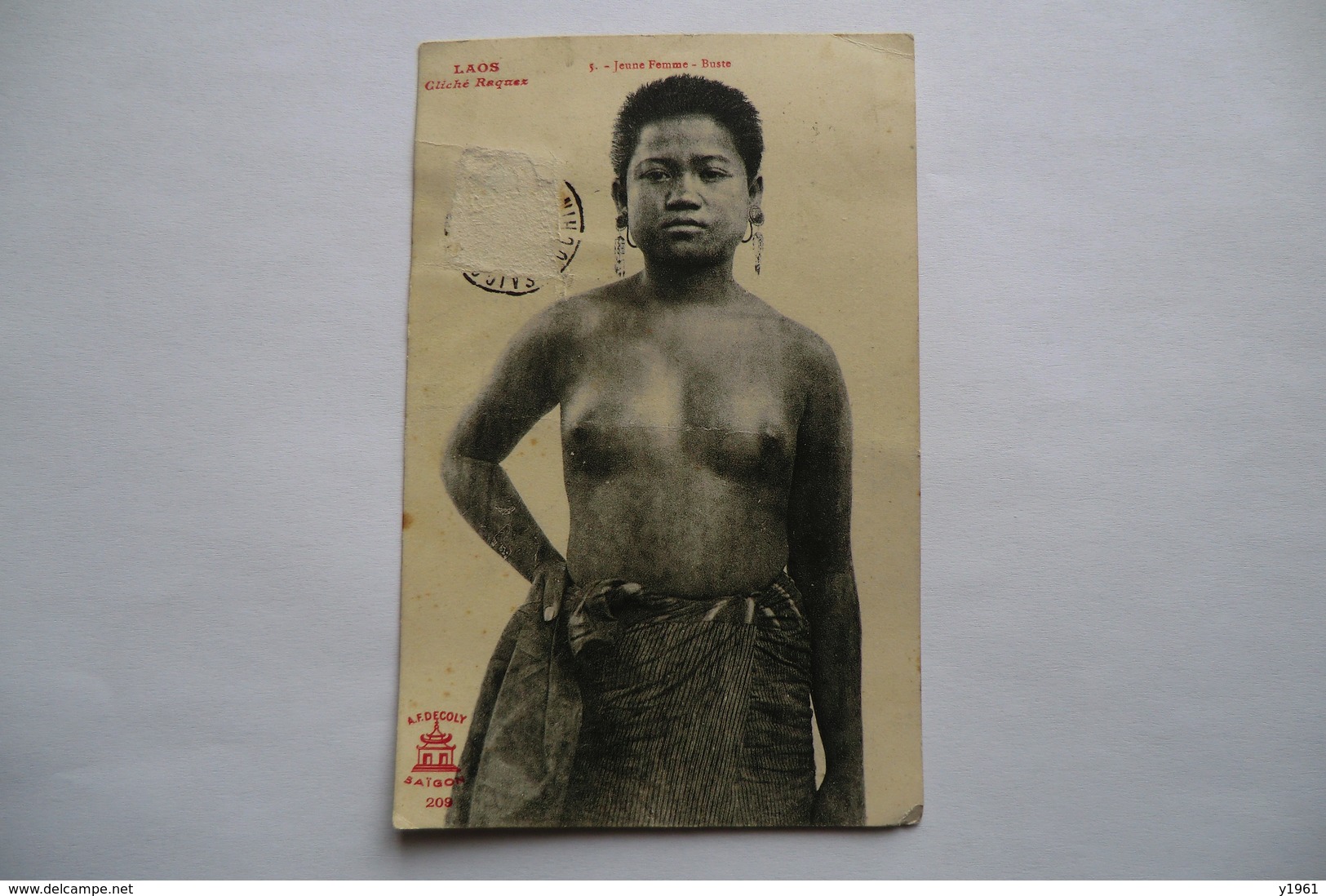 CPA LAOS . Jeune Femme, Buste. Nue. - Laos