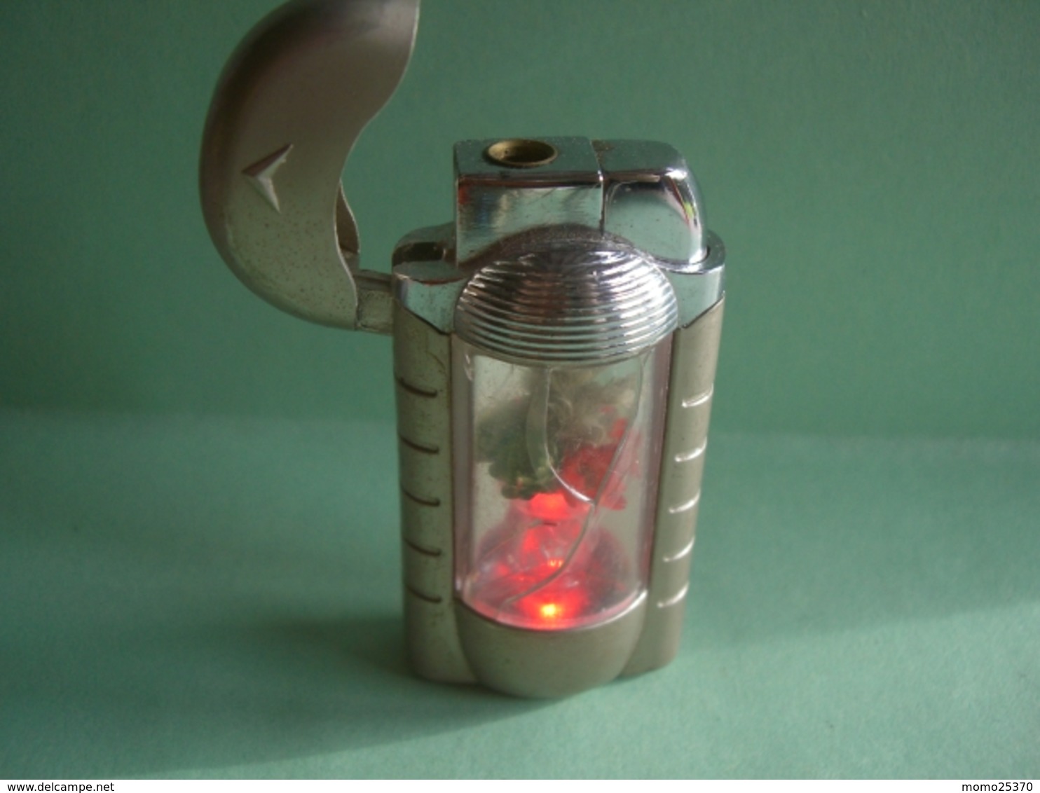 BRIQUET Lumineux LIGHTER Feuerzeug ENCENDEDOR ACCENDINO AANSTEKER 打火机 ЛЕГЧЕ Léttari ライター//////// - Autres & Non Classés