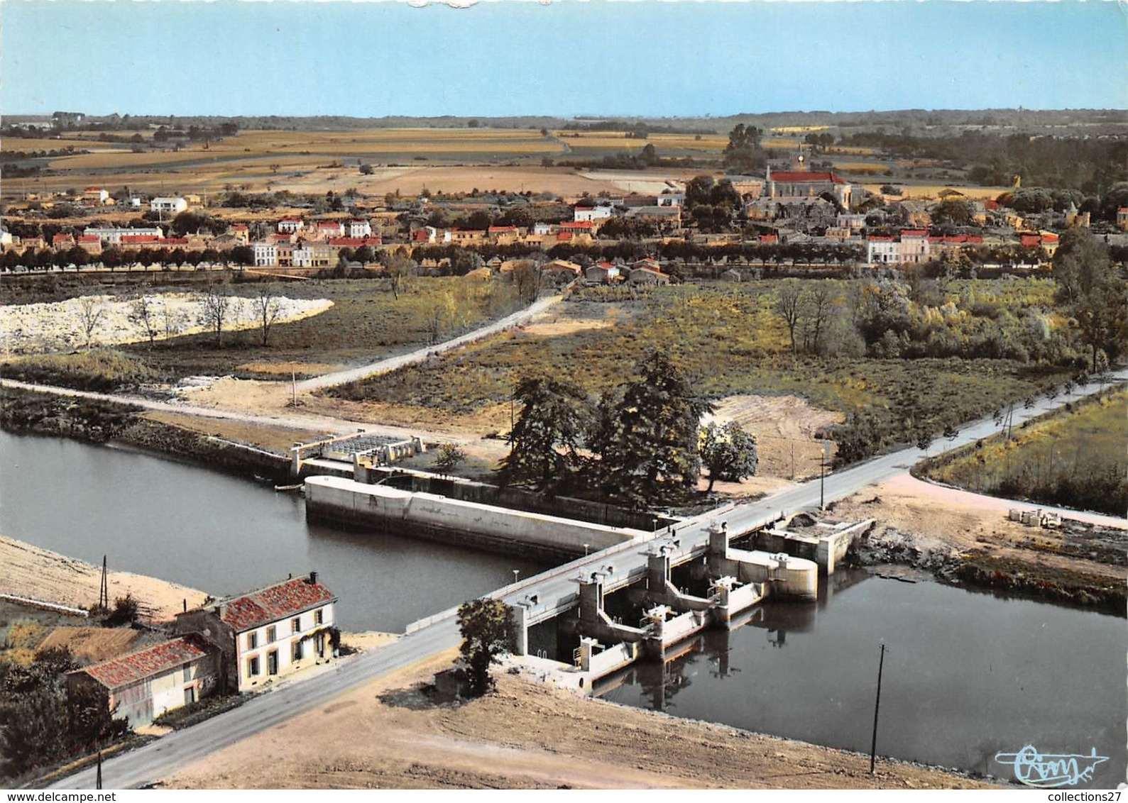 17-SAINT-SAVINIEN- LE BARRAGE VUE AERIENNE - Autres & Non Classés