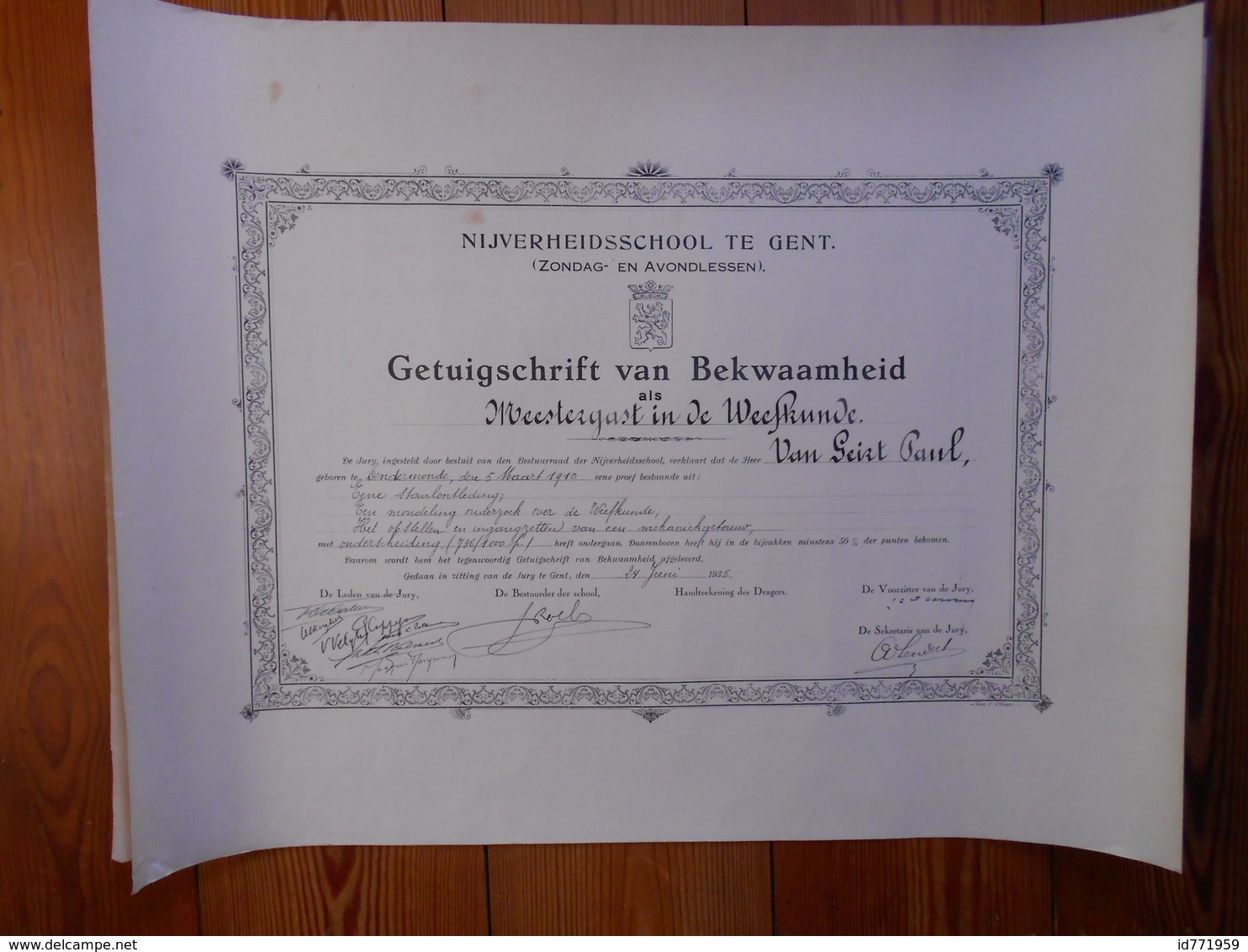 Nijverheisschool Te Gent 1935 Getuigschrift Van Bekwaamheid  Van Geirt Paul Geboren Dendermonde 1910 43,5cm Op 56cm - Diploma's En Schoolrapporten