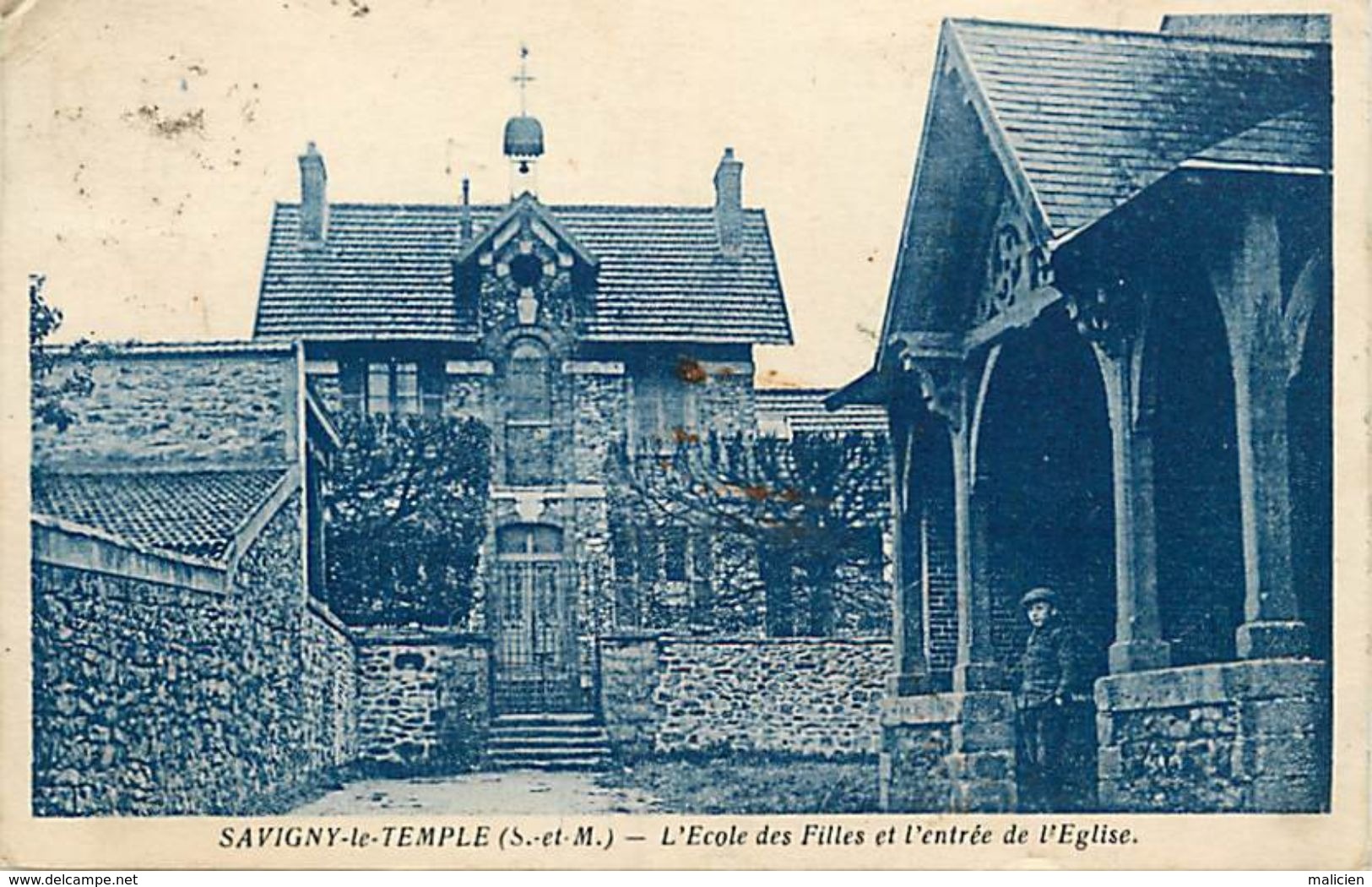 - Seine Et Marne - Ref-B335 - Savigny Le Temple  - Ecole Des Filles Et Entree De L Eglise - Ecoles - Carte Bon Etat - - Savigny Le Temple