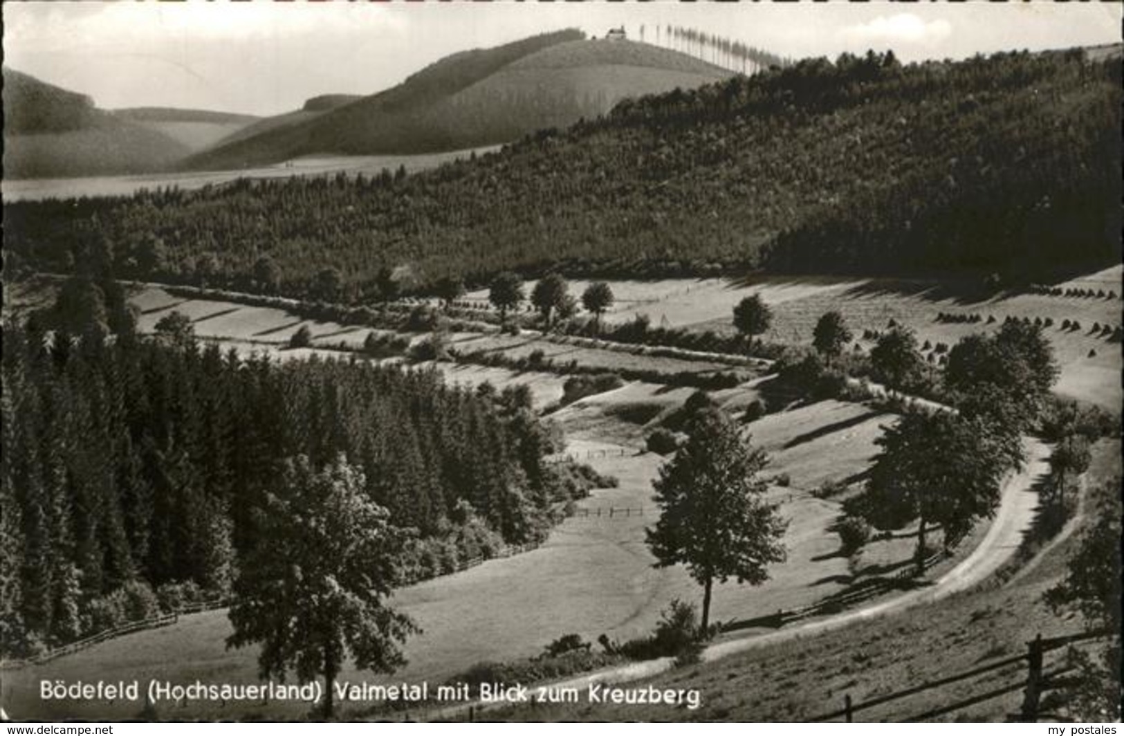 41273591 Boedefeld Valmetal Mit Blick Zum Kreuzberg Boedefeld - Schmallenberg