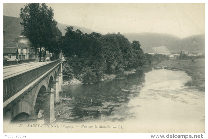 88 SAINT ETIENNE LES REMIREMONT / Vue Sur La Moselle / - Saint Etienne De Remiremont