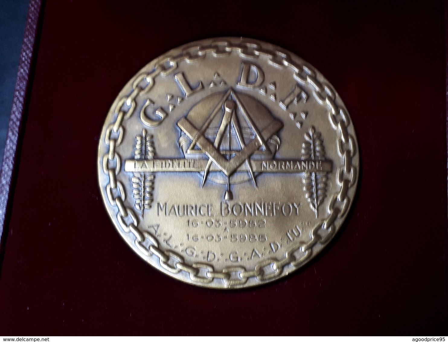 MÉDAILLE MAÇONNIQUE EN BRONZE - Freemasonry