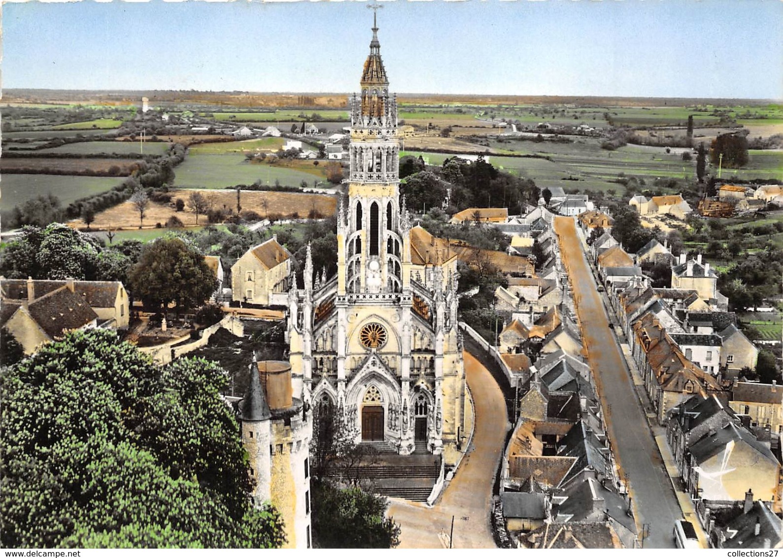 18-CHATEAUNEUF-SUR-CHER- LA BASILIQUE N.D. DES ENFANTS VUE DU CIEL - Chateauneuf Sur Cher