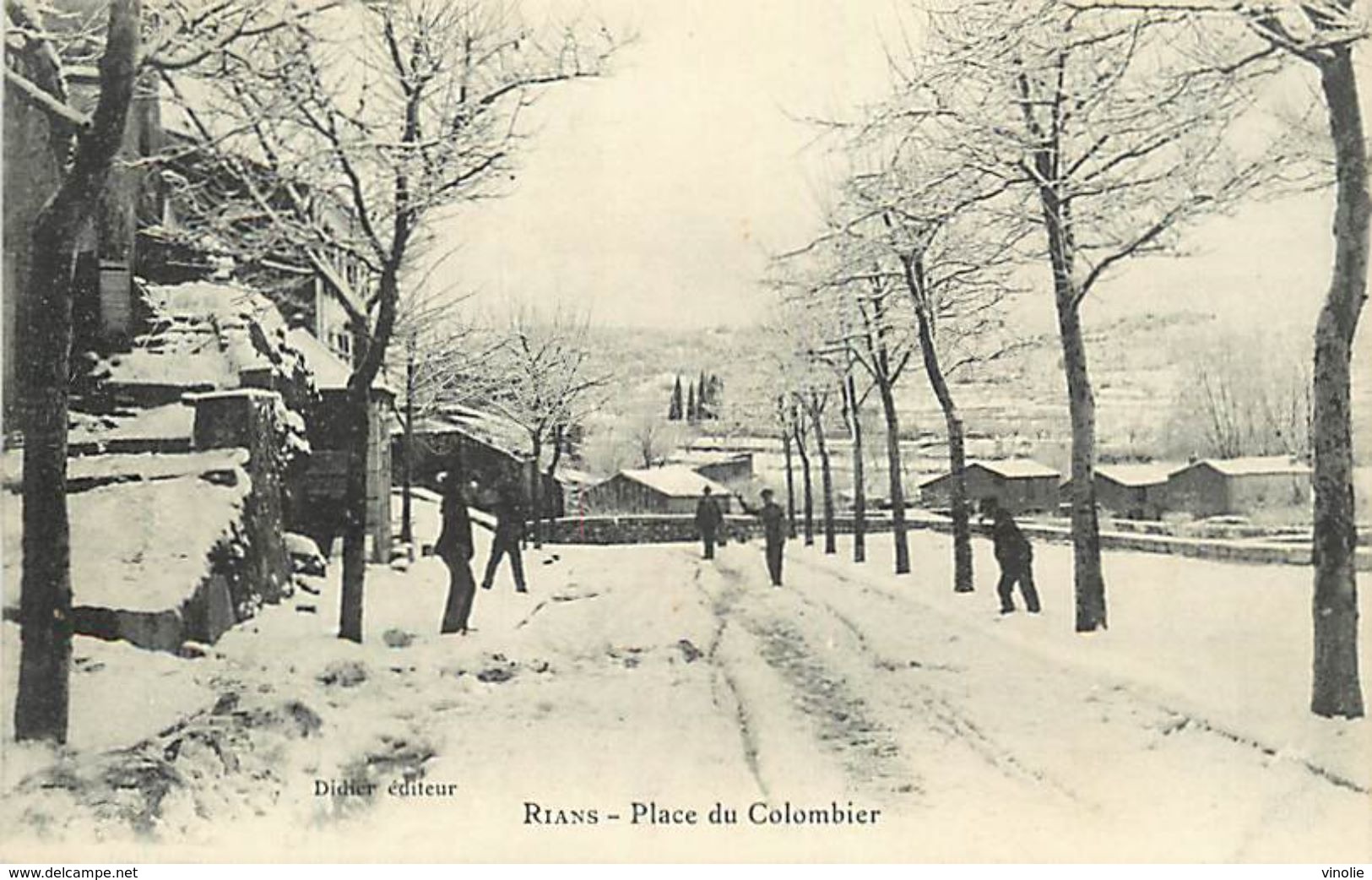 C-18-1947 : LA NEIGE. RIANS. PLACE DU COLOMBIER.  EN HIVER. - Rians