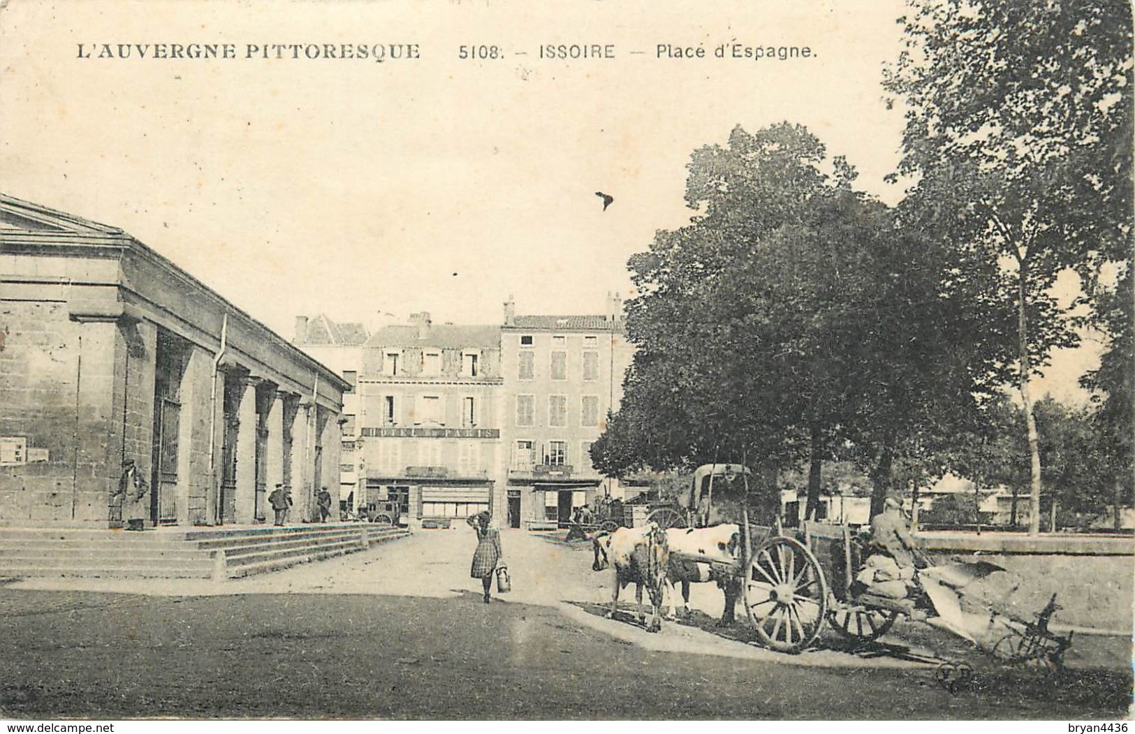 63 - ISSOIRE - PUY DE DOME - PLACE D'ESPAGNE - ANIMEE - VOIR SCANS - Issoire