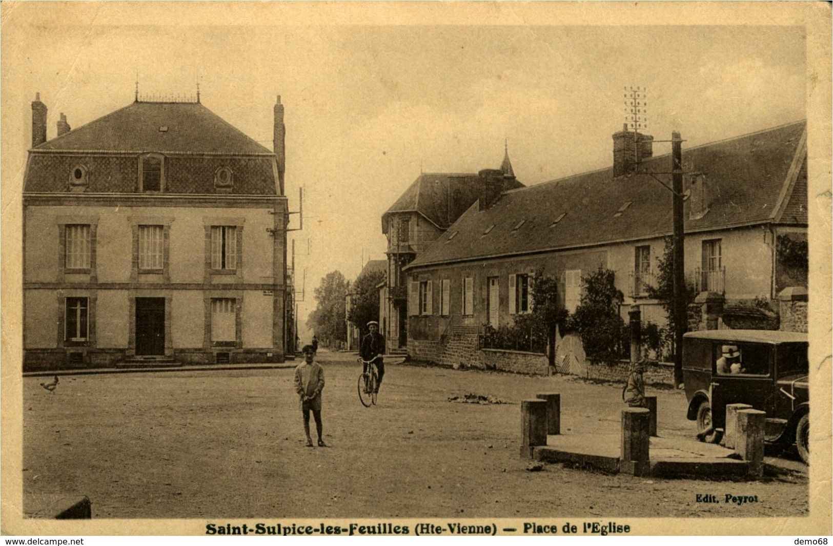 Saint Sulpice Les Feuilles CPA 87 Haute Vienne Place De L'église - Saint Sulpice Les Feuilles