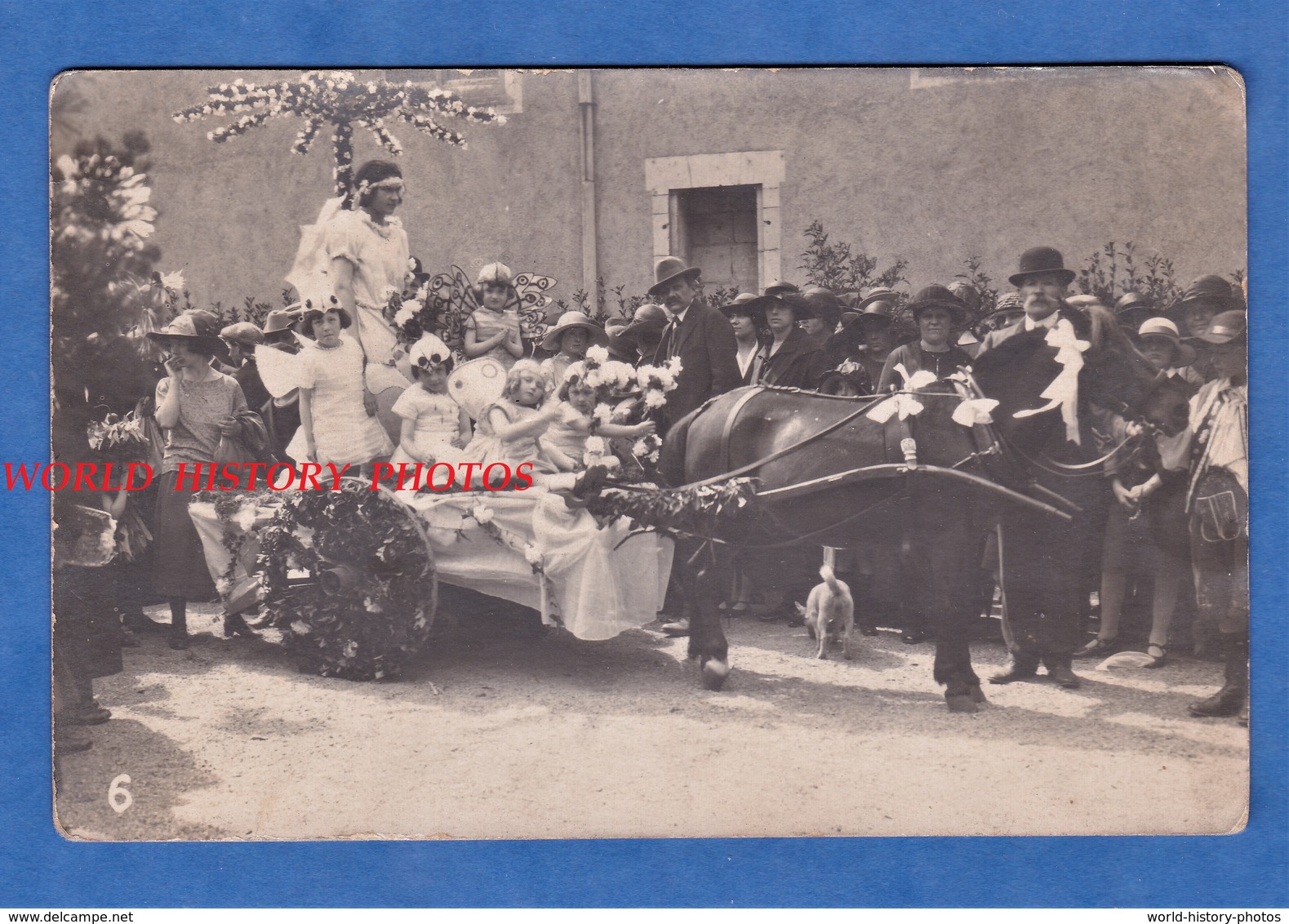 CPA Photo - Lieu à Situer - Portrait Attelage Tiré Par Un Cheval Ou Ane - Enfant Fille Deguisement Girl Mode Costume - A Identifier