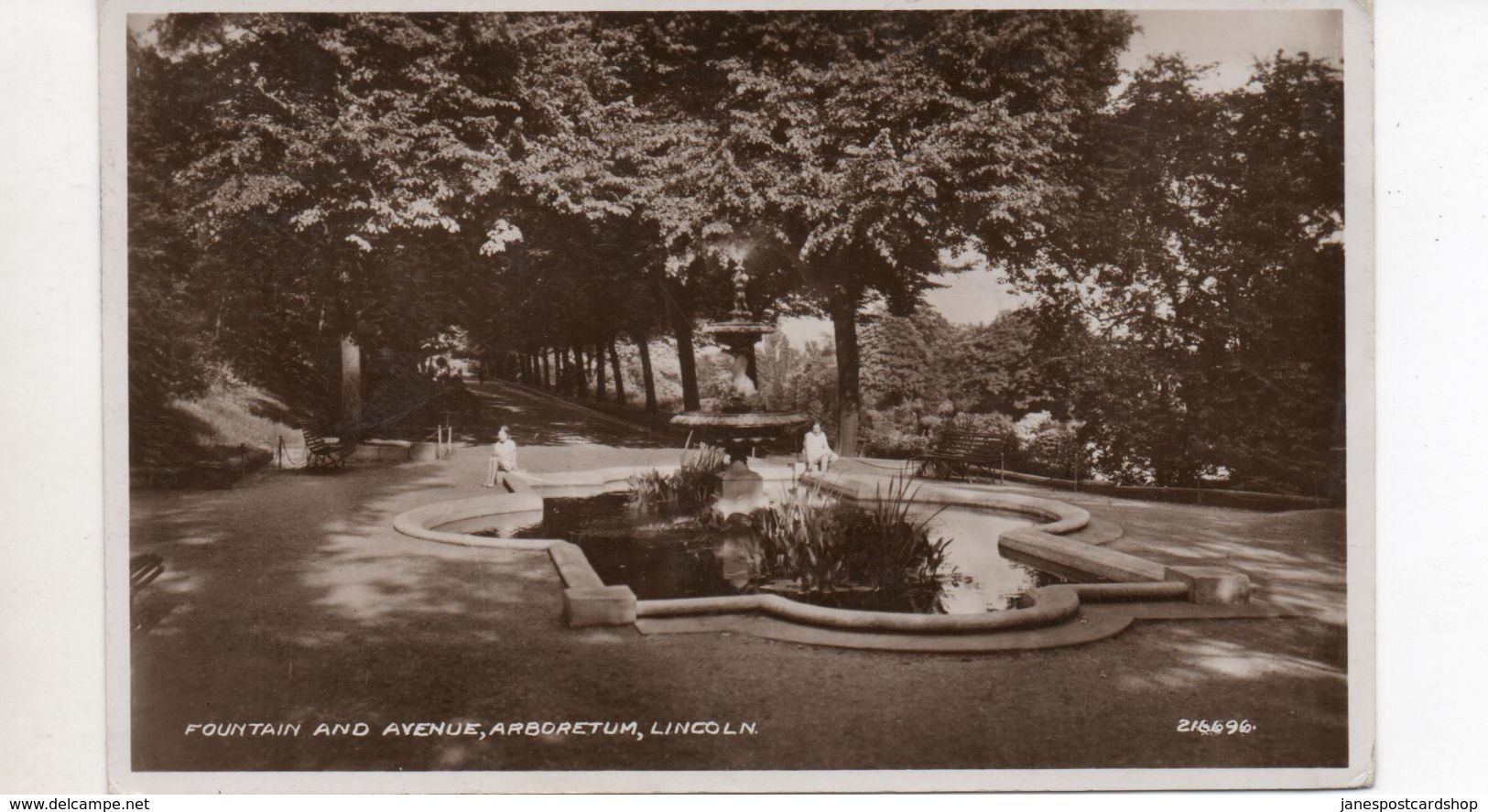 REAL PHOTOGRAPHIC POSTCARD - FOUNTAIN & AVENUE - ARBORETUM - LINCOLN - Lincoln