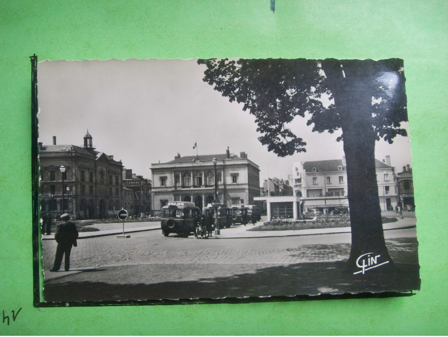 88) Laval : Place De La Mairie : Autocars Des Transports Urbains : Recto- Verso - Laval